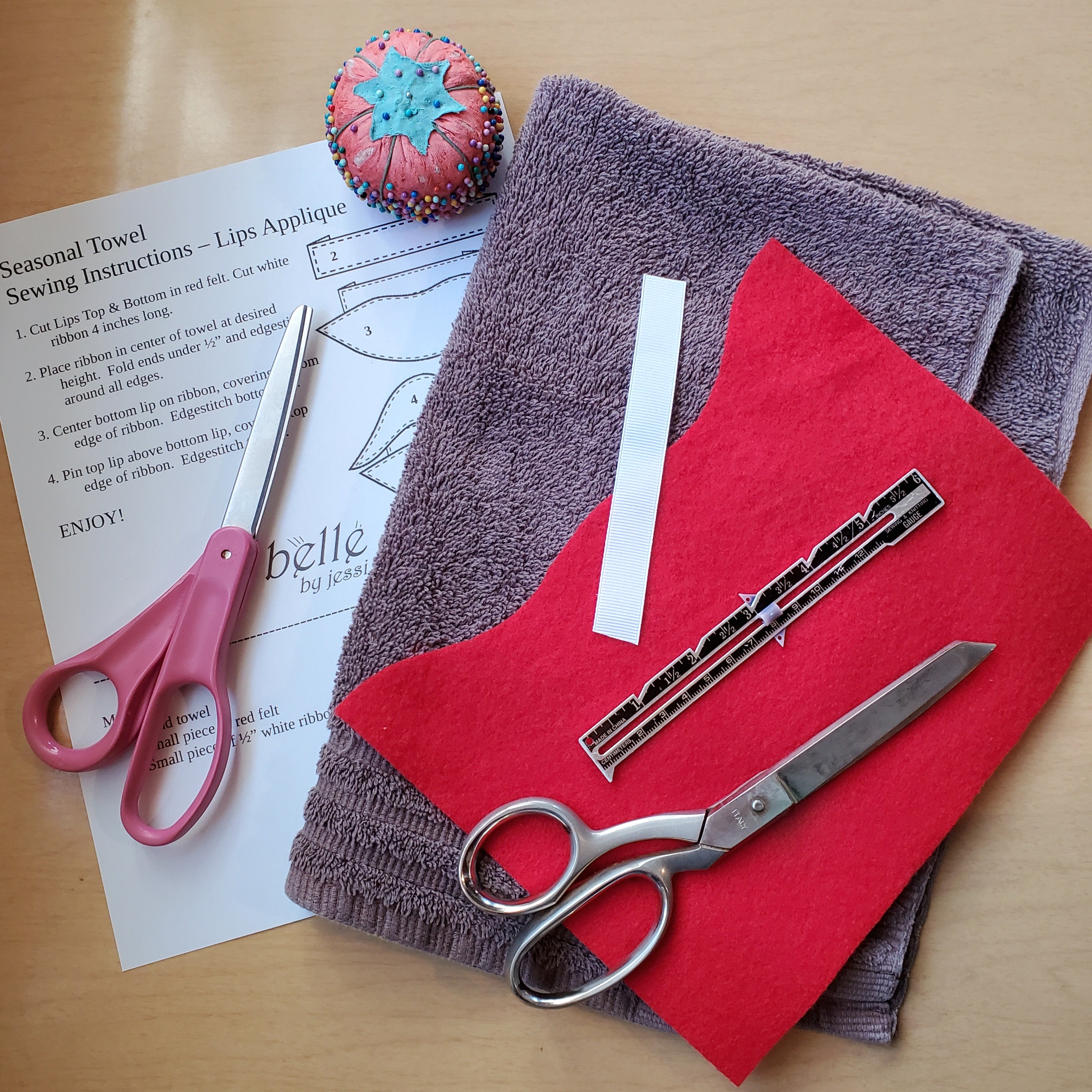 Sewing Pattern - Digital Download, Lip Applique for Towel