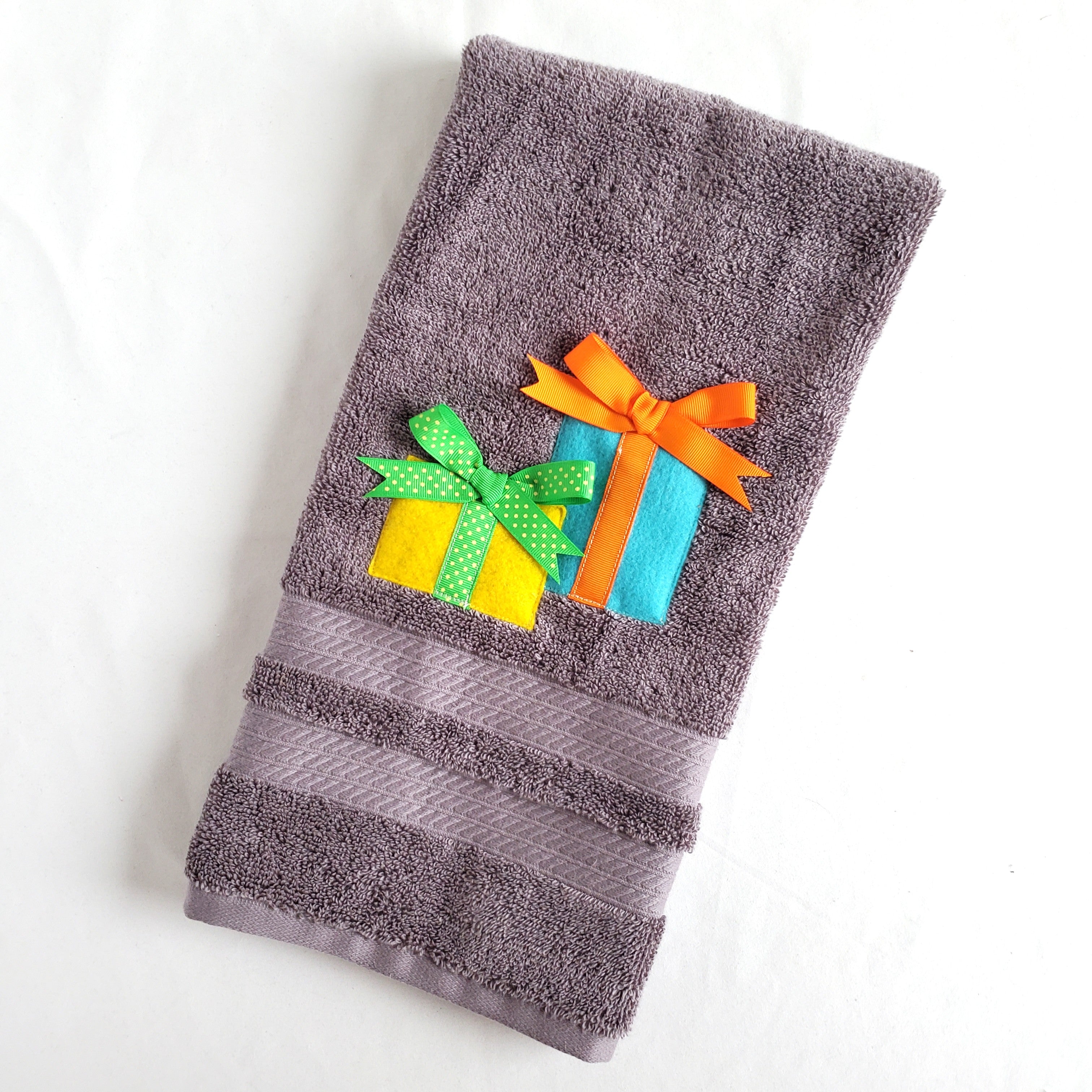 Towel Applique - Presents